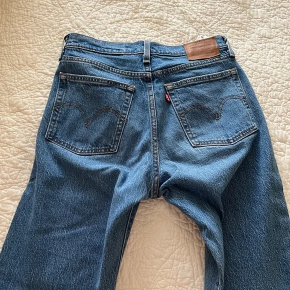 Levi’s Wedgie Straight Jeans - Picture 10 of 12